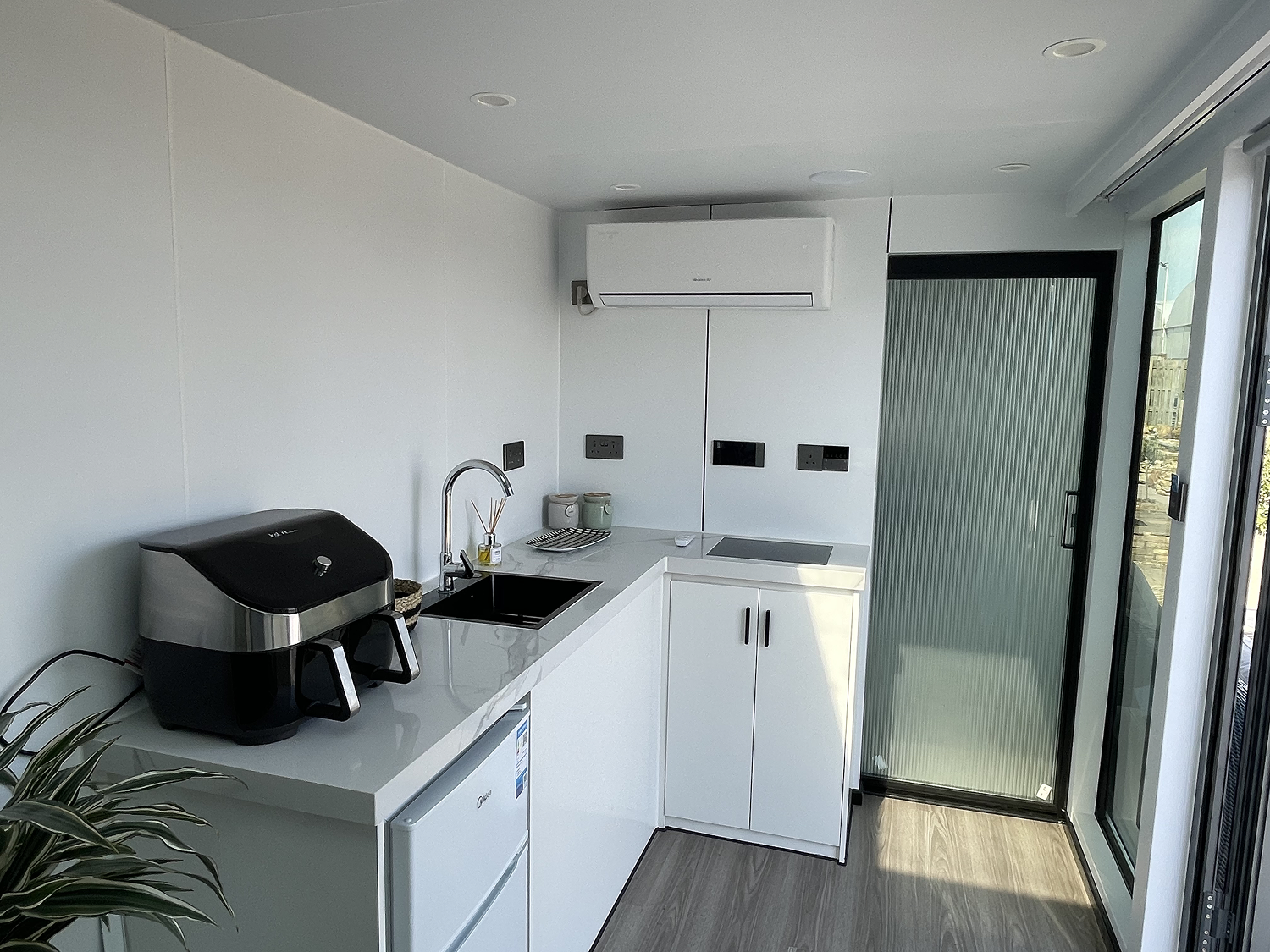 London Capsule House e1e231fa5j6140ff7f53c267ab496485